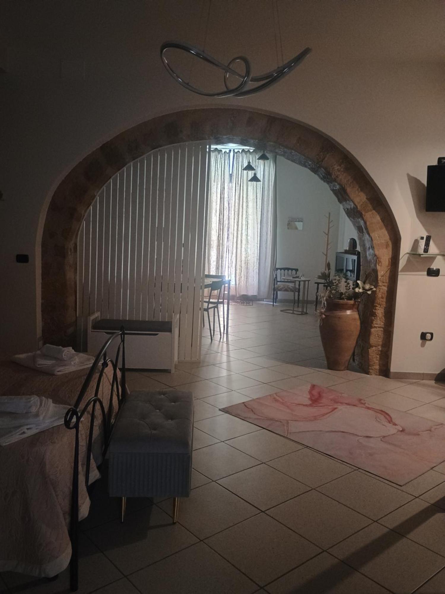 Al Vico Bartoli Suite Room Mazzarino 外观 照片