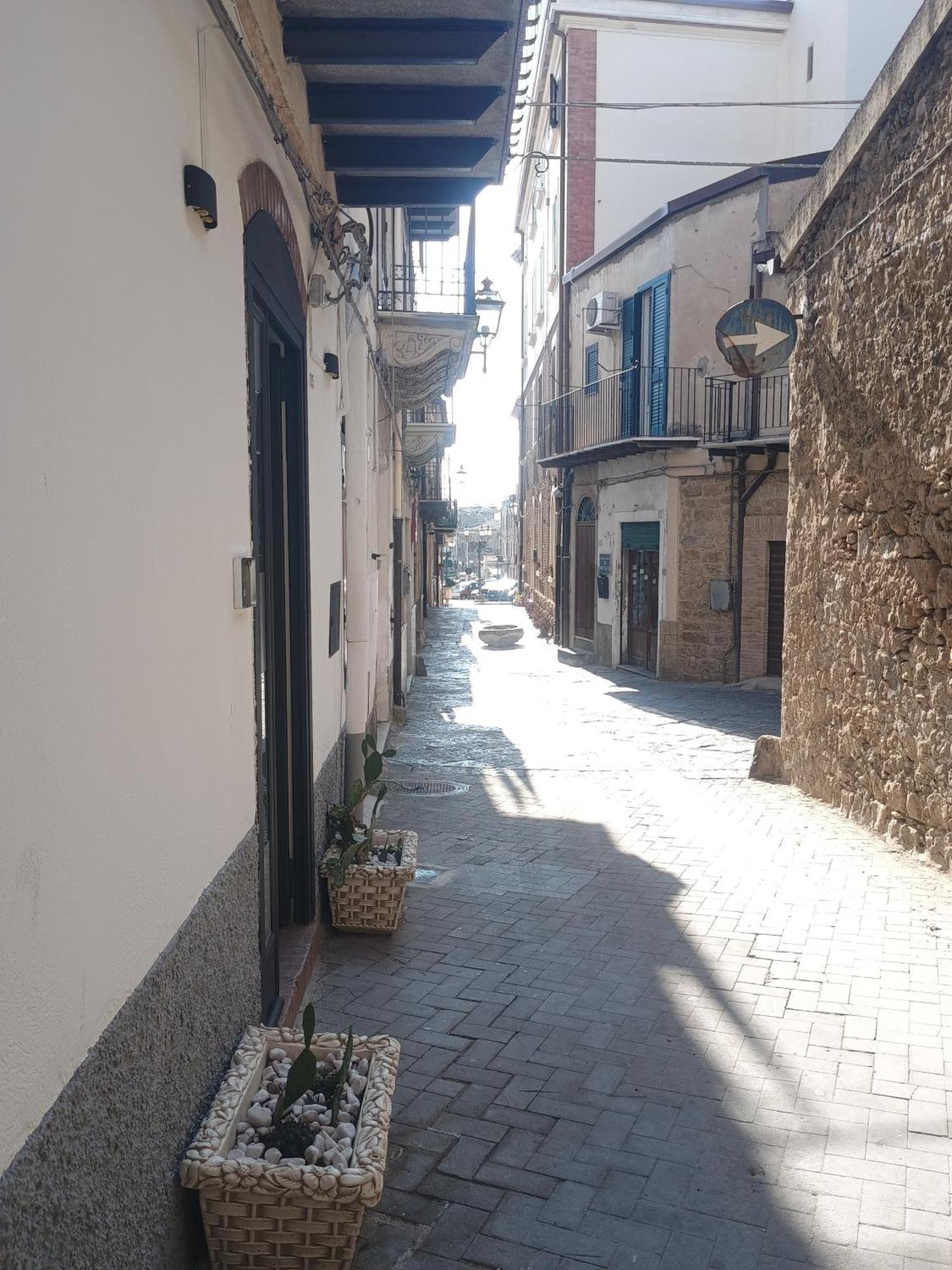 Al Vico Bartoli Suite Room Mazzarino 外观 照片
